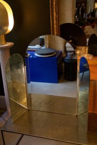 dealeuse-boutique-decoration-mobilier-luminaires-luminaire-vases-vase-lampes-lampe-laiton-marbre-vintage-miroir-miroirs-ancien-vintage-triptyque-paris