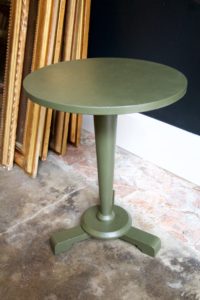 dealeuse-boutique-decoration-mobilier-luminaires-luminaire-laiton-antiquite-antiquites-vert-vintage-gueridon-ancien-paris