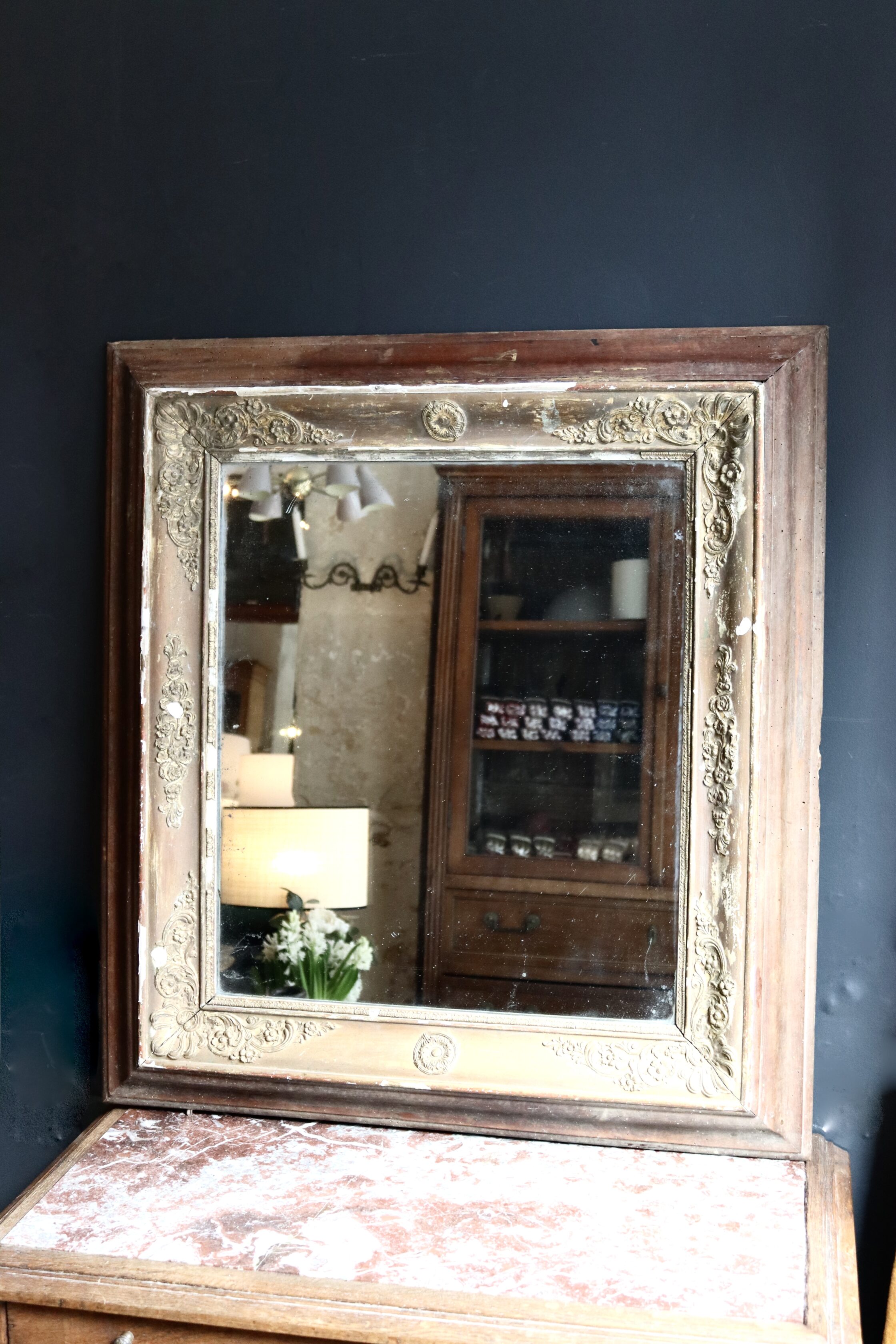 dealeuse-boutique-decoration-mobilier-vintage-paris-miroir-bois-ancien