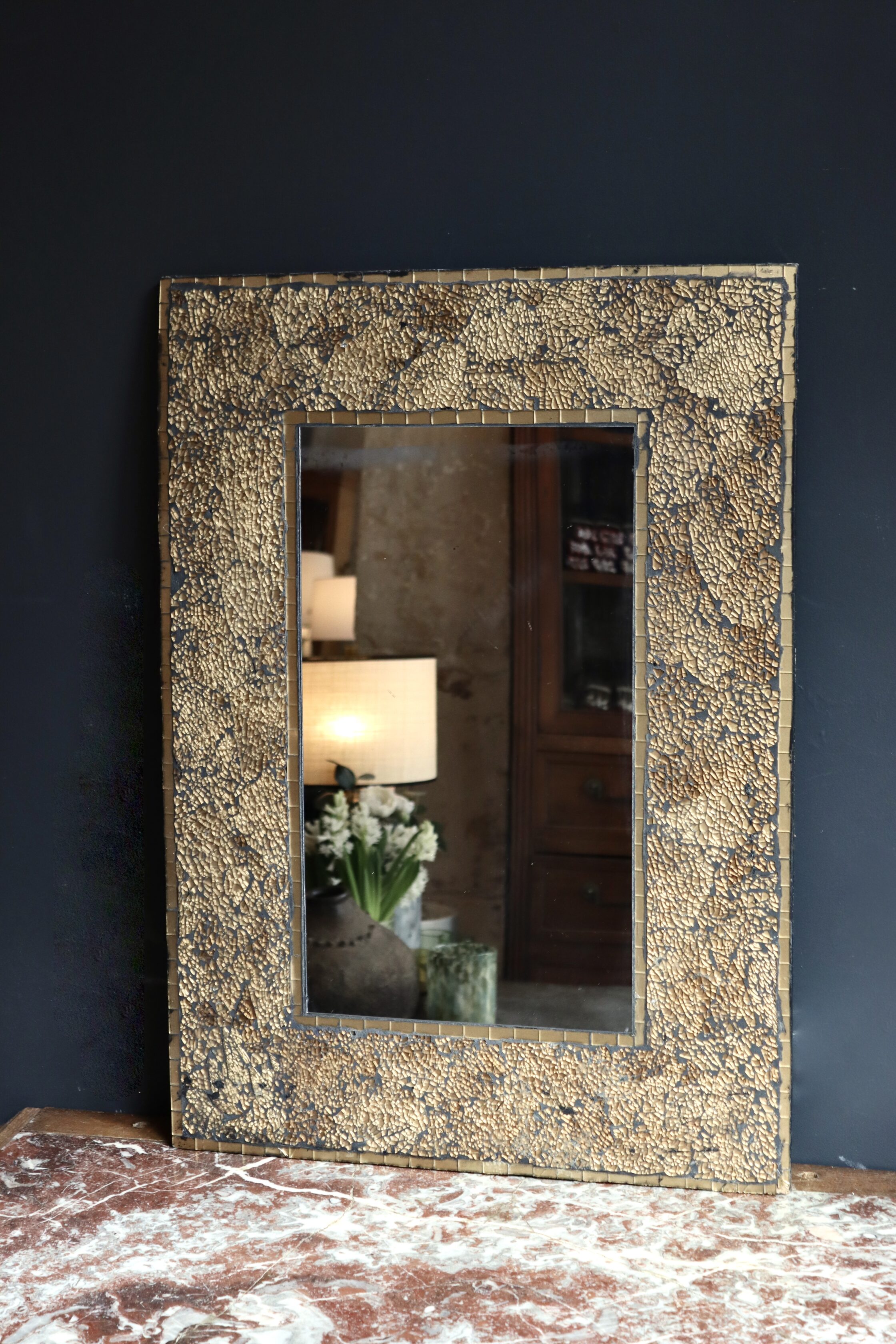 dealeuse-boutique-decoration-vintage-ancien-paris-miroir-mosaique-bois-doré