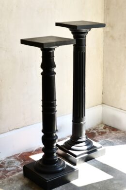 dealeuse-boutique-decoration-vintage-ancien-paris-colonne-bois-noir