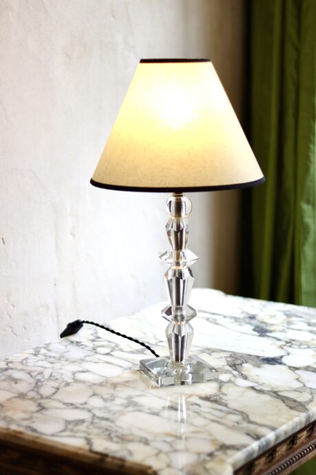 dealeuse-boutique-decoration-paris-vintage-lampe-luminaire-verre-abat-jour-sur-mesure-facon-parchemin