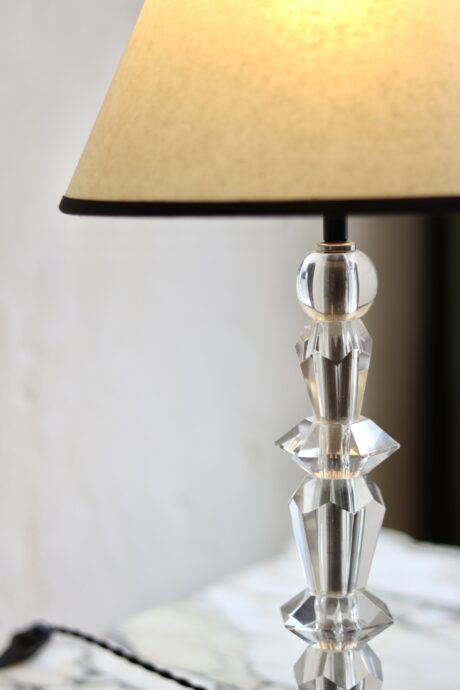 dealeuse-boutique-decoration-paris-vintage-lampe-luminaire-verre-abat-jour-sur-mesure-facon-parchemin