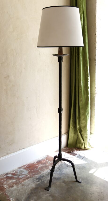 dealeuse-boutique-decoration-paris-vintage-lampe-luminaire-lampadaire-fer-forge-chateau