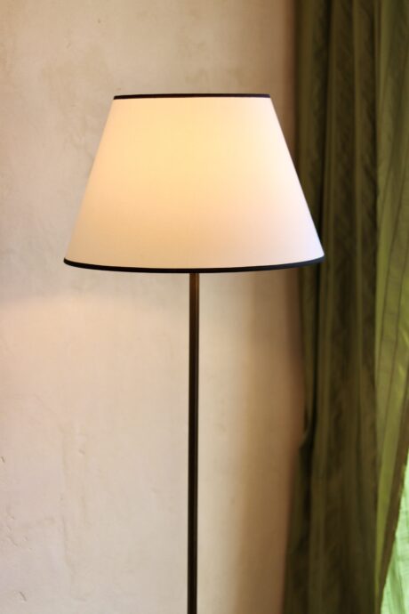 dealeuse-boutique-decoration-luminaire-lampadaire-laiton-paris-ancien-vintage